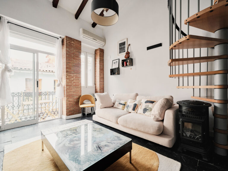 Lounge3.jpg