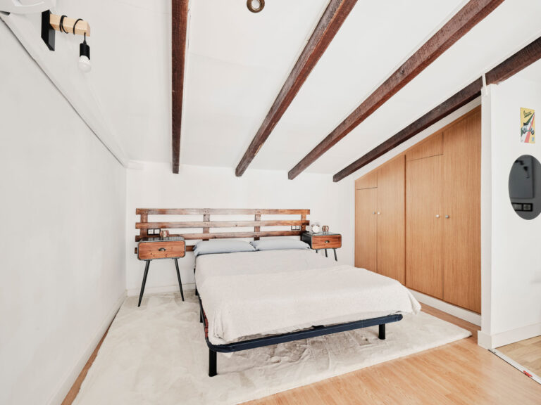 Bed2-1.jpg